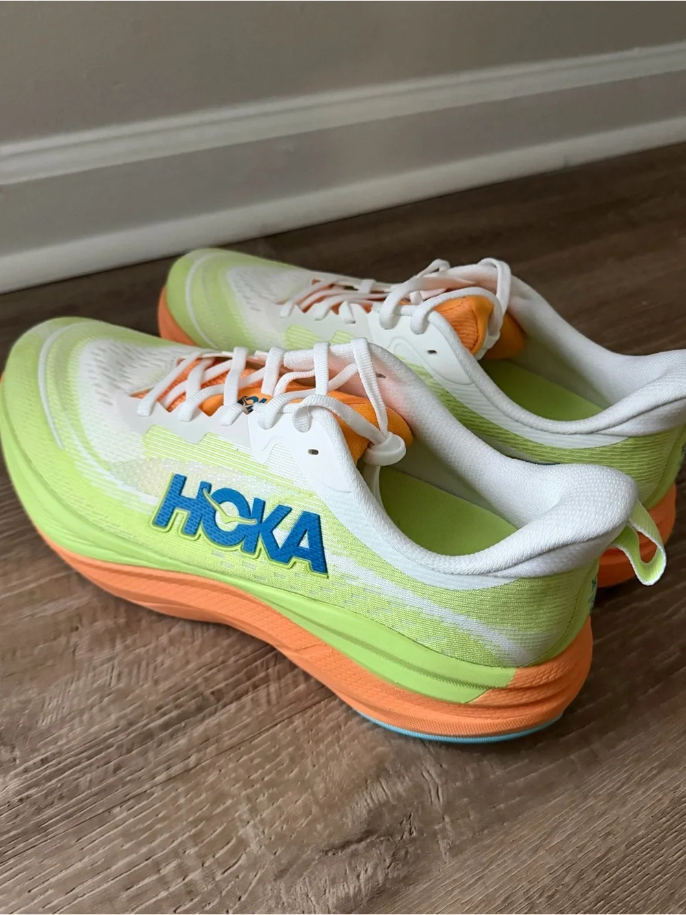 Hola Skyflow sneakers